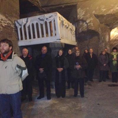 4 decembrie: Cacica: Liturghie în mina de sare în sărbătoarea "Sfânta Varvara, patroana minerilor"