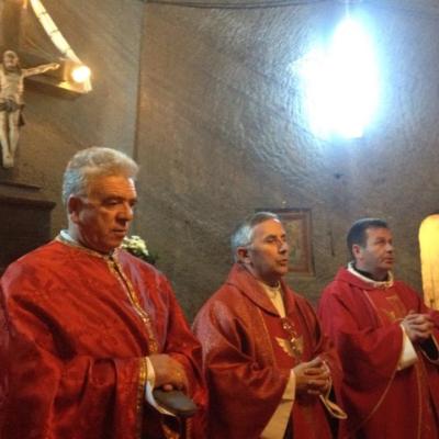 4 decembrie: Cacica: Liturghie în mina de sare în sărbătoarea "Sfânta Varvara, patroana minerilor"