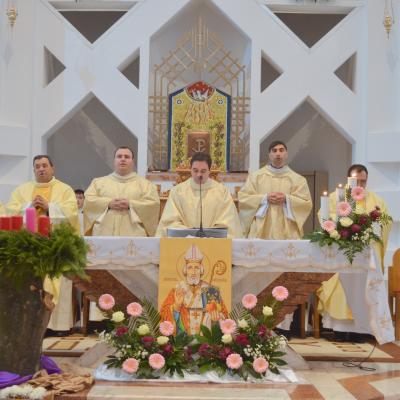 6 decembrie: Bacău: Hramul bisericii "Sfântul Nicolae"