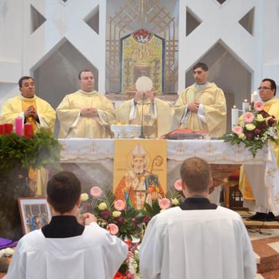 6 decembrie: Bacău: Hramul bisericii "Sfântul Nicolae"