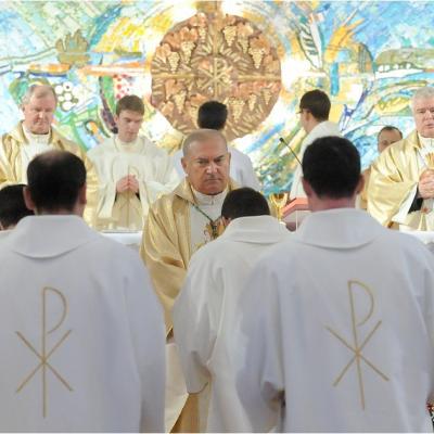 8 decembrie: Iaşi: Sfinţiri de diaconi
