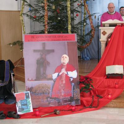 14 decembrie: Roman: Liturghie de comemorare a opt ani de la trecerea la Domnul a părintelui Anton Demeter