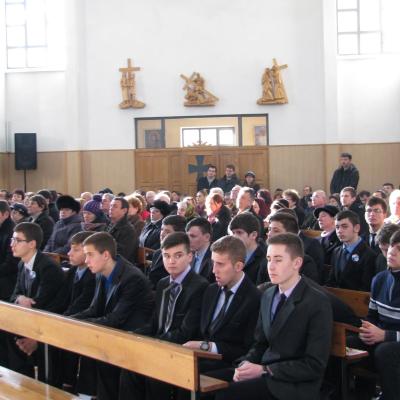 14 decembrie: Roman: Liturghie de comemorare a opt ani de la trecerea la Domnul a părintelui Anton Demeter