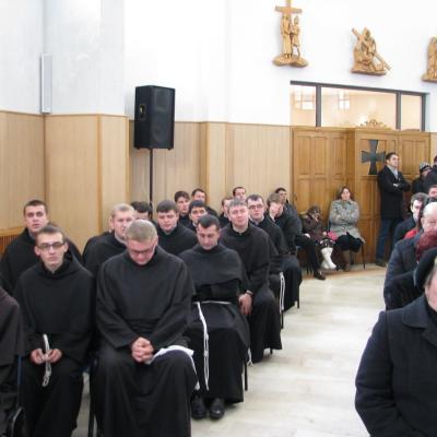 14 decembrie: Roman: Liturghie de comemorare a opt ani de la trecerea la Domnul a părintelui Anton Demeter