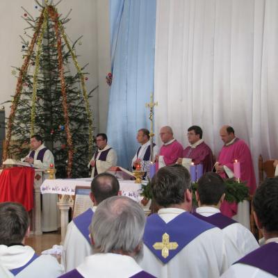 14 decembrie: Roman: Liturghie de comemorare a opt ani de la trecerea la Domnul a părintelui Anton Demeter
