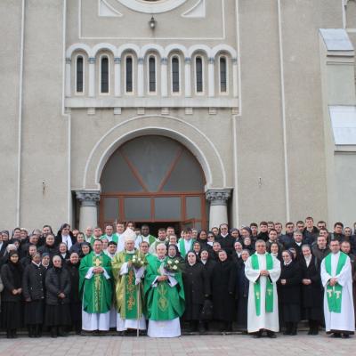 1 februarie: Hălăuceşti: Întâlnirea persoanelor consacrate din zona Roman