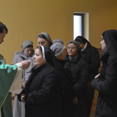 1 februarie: Oneşti: Ziua Mondială a Vieţii Consacrate cu călugării şi călugăriţele din zona Trotuş