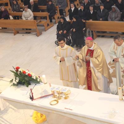 2 februarie: Iaşi: A XIX-a Zi Mondială a Persoanelor Consacrate. Foto: Ionuţ-Gabriel Giurgică