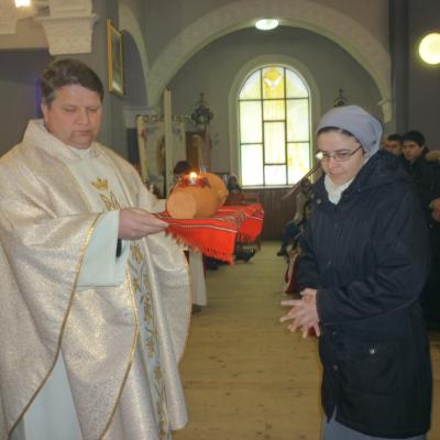 2 februarie: Baraţi: Ziua Persoanelor Consacrate