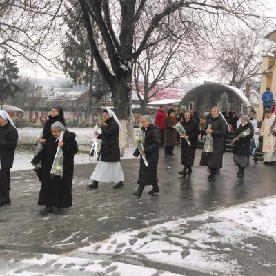 2 februarie: Baraţi: Ziua Persoanelor Consacrate