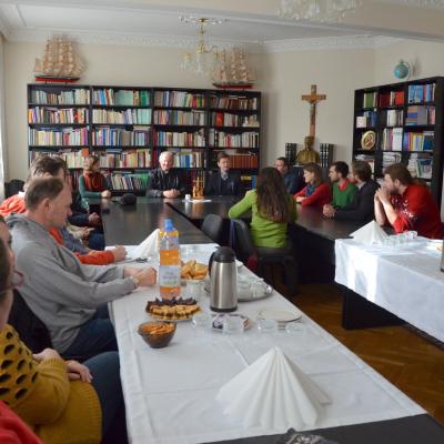 8-11 februarie: Tinerii şi Europa la 25 de ani de la căderea comunismului. Schimb de experienţă între tineri din Austria şi România