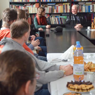 8-11 februarie: Tinerii şi Europa la 25 de ani de la căderea comunismului. Schimb de experienţă între tineri din Austria şi România