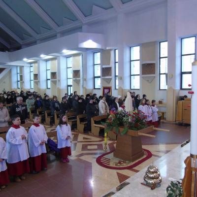 11 februarie: Piatra Neamţ: Drum de pocăinţă pentru pace în lume. Procesiune cu Maica Domnului