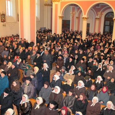 11 februarie: Luizi-Călugăra: Întâlnire anuală a "Armatei Maicii Domnului"