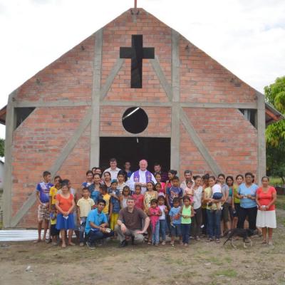 Vizită într-o comunitate „recinto”, după sfânta Liturghie
