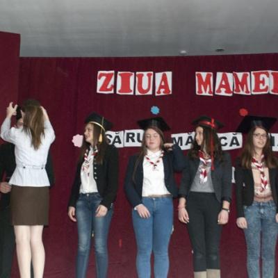 8 martie: Pildeşti: Ziua mamei