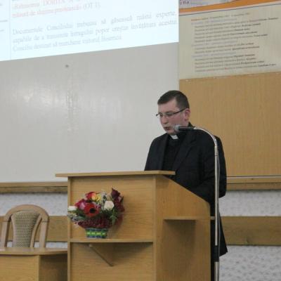 11 martie: ITRC Iaşi: Simpozionul "Conciliul Vatican II - semn al timpului pentru Biserică şi pentru lume"