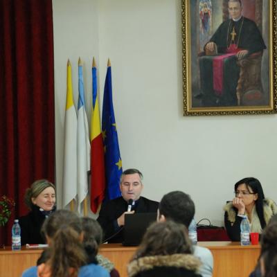17 martie: Iaşi: Întâlnire cu tinerii despre convieţuirea fără căsătorie. Foto: Emilian Lupu