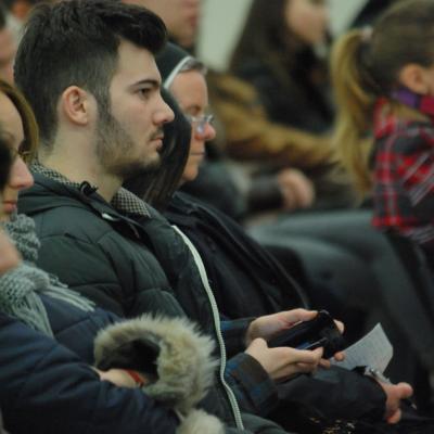 17 martie: Iaşi: Întâlnire cu tinerii despre convieţuirea fără căsătorie. Foto: Emilian Lupu