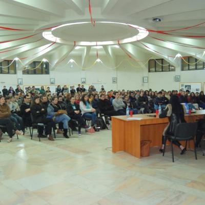 17 martie: Iaşi: Întâlnire cu tinerii despre convieţuirea fără căsătorie. Foto: Emilian Lupu