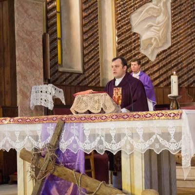 19-22 martie: Oneşti: Misiuni populare în Parohia "Ss. Petru şi Paul"