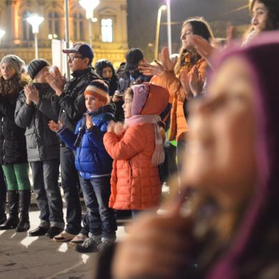 20 martie: Bacău: Festivalul candelelor "Fiecare viaţă este un dar"