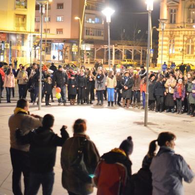 20 martie: Bacău: Festivalul candelelor "Fiecare viaţă este un dar"