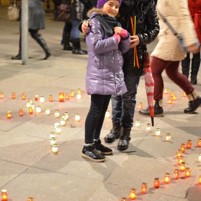 20 martie: Bacău: Festivalul candelelor "Fiecare viaţă este un dar"