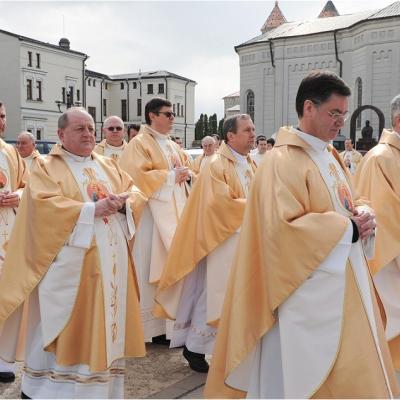 2 aprilie: Iaşi: Liturghia Crismei