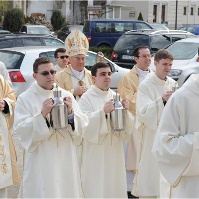 2 aprilie: Iaşi: Liturghia Crismei