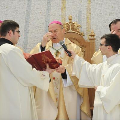 2 aprilie: Iaşi: Liturghia Crismei