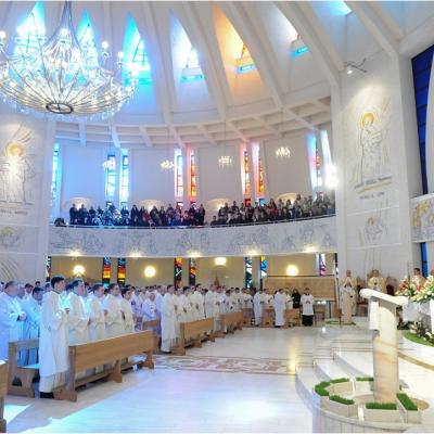 2 aprilie: Iaşi: Liturghia Crismei