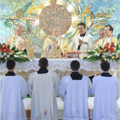 2 aprilie: Iaşi: Liturghia Crismei