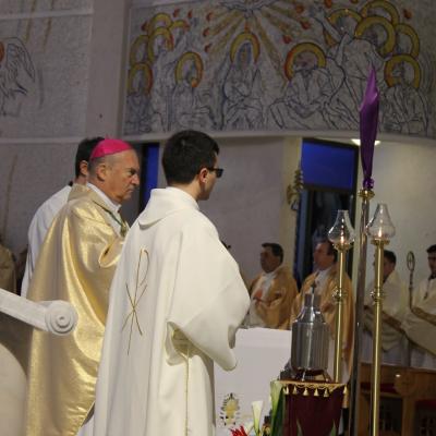 2 aprilie: Iaşi: Liturghia crismei. Foto: Ionuţ-Gabriel Giurgică