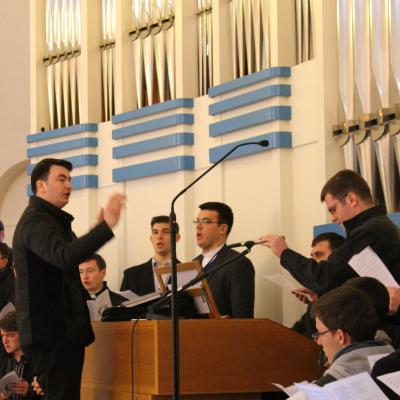 2 aprilie: Iaşi: Liturghia crismei. Foto: Ionuţ-Gabriel Giurgică