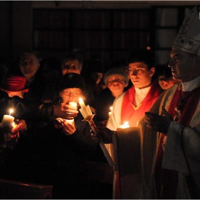5 aprilie: Iaşi: Noaptea de Înviere la catedrală