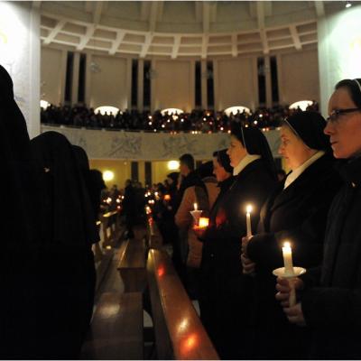 5 aprilie: Iaşi: Noaptea de Înviere la catedrală