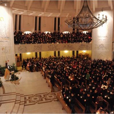 5 aprilie: Iaşi: Noaptea de Înviere la catedrală