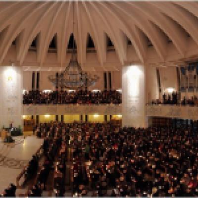 5 aprilie: Iaşi: Noaptea de Înviere la catedrală