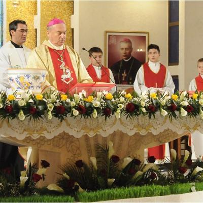 5 aprilie: Iaşi: Noaptea de Înviere la catedrală