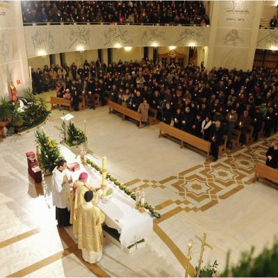 5 aprilie: Iaşi: Noaptea de Înviere la catedrală