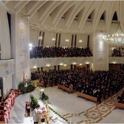 5 aprilie: Iaşi: Noaptea de Înviere la catedrală