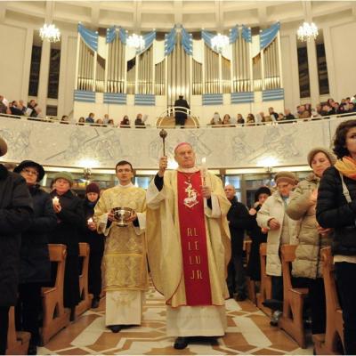 5 aprilie: Iaşi: Noaptea de Înviere la catedrală