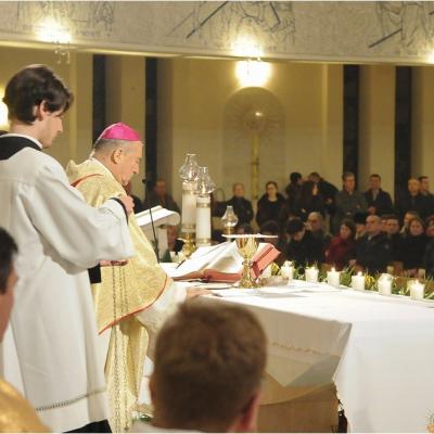 5 aprilie: Iaşi: Noaptea de Înviere la catedrală