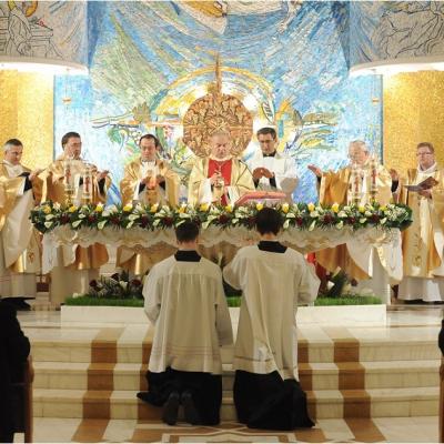 5 aprilie: Iaşi: Noaptea de Înviere la catedrală