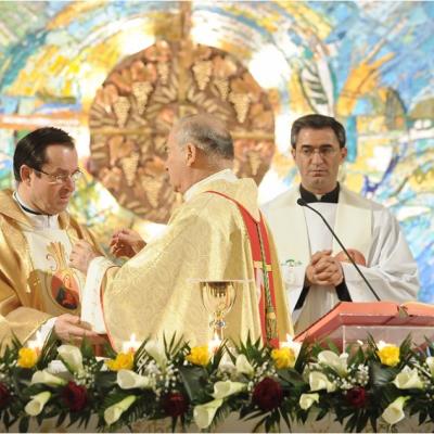 5 aprilie: Iaşi: Noaptea de Înviere la catedrală