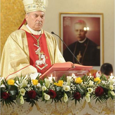 5 aprilie: Iaşi: Noaptea de Înviere la catedrală