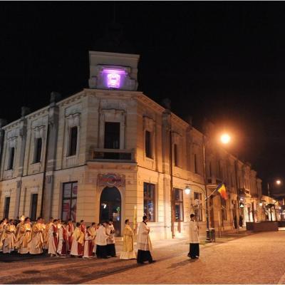 5 aprilie: Iaşi: Noaptea de Înviere la catedrală