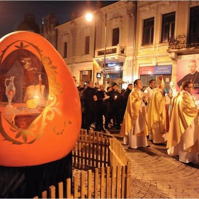 5 aprilie: Iaşi: Noaptea de Înviere la catedrală