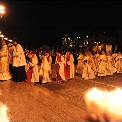 5 aprilie: Iaşi: Noaptea de Înviere la catedrală
